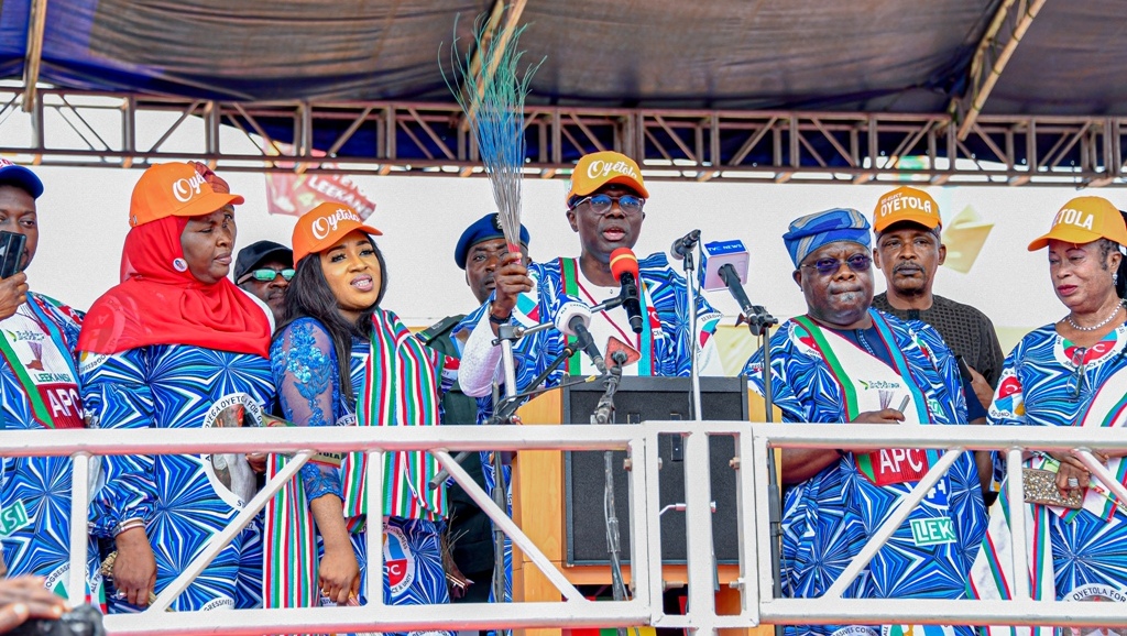 BUHARI, TINUBU, SANWO-OLU, APC GOVS STORM OSUN FOR OYETOLA’S RE-ELECTION RALLY